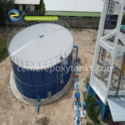 Lebensmittelechte, epoxidharzbeschichtete Tanks, die strenge Lebensmittelsicherheitsvorschriften erfüllen. Diese Tanks dienen zur Lagerung von Lebensmitteln.