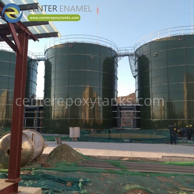 Doppelmembrandächer für Deponie-Sickerwassertanks: Enthält Biogas aus Deponieprozessen.